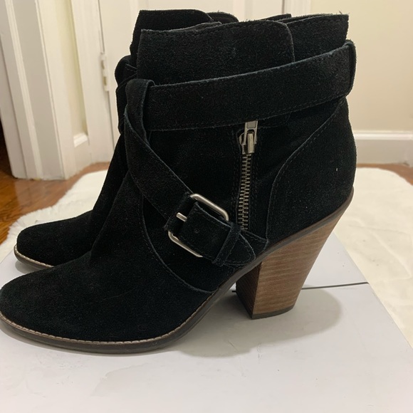 Dolce Vita Shoes - Dolce Vita Zip up Booties